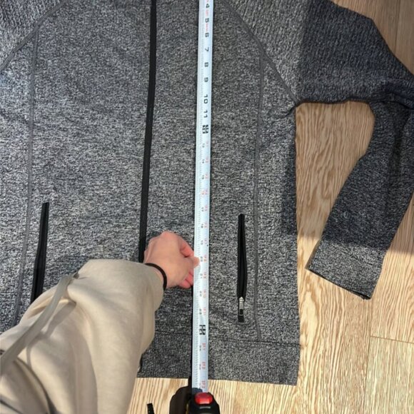Lululemon mens unisex zip up track jacket - like new! Med - Picture 5 of 5